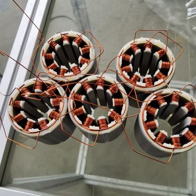 Πλήρως αυτόματη μηχανή περιστροφής κινητήρα 8kw Τόντια περιστροφή για επικαλυμμένο στοτάριο στοίβα προμηθευτής